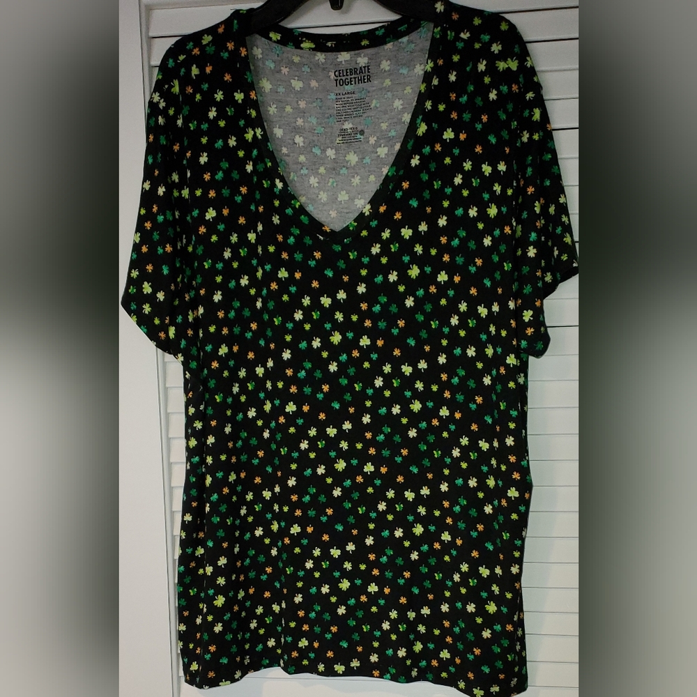 LIKE NEW St.Patrick's Day shamrock tshirt XXL